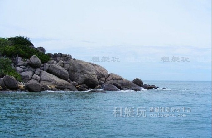 三亞海釣?zāi)康牡赝扑]，租艘釣魚艇去海釣吧！
